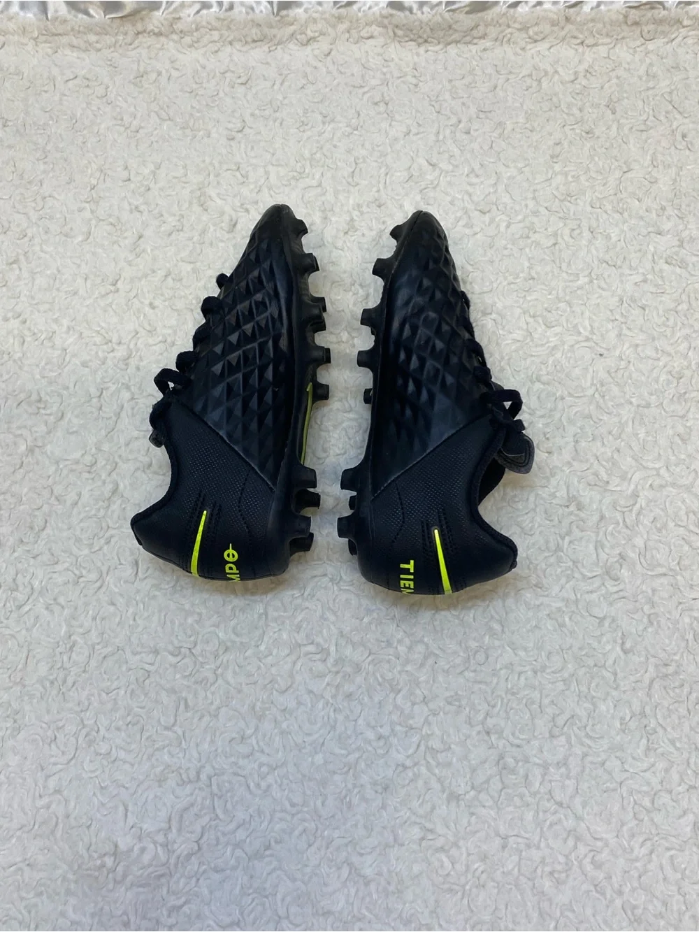 Nike Legend Tiempo 8 Club FG/MG Black Soccer Cleats boys Size 13C
